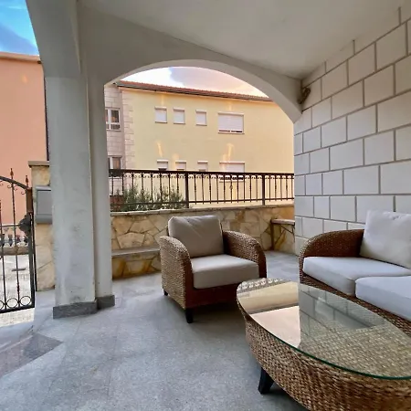 Grozdana Apartament